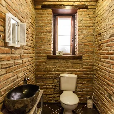 Auf Zwei Etagen, Mit Garten Und Ueberdachtem Grillplatz Galata