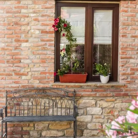 Auf Zwei Etagen, Mit Garten Und Ueberdachtem Grillplatz Galata
